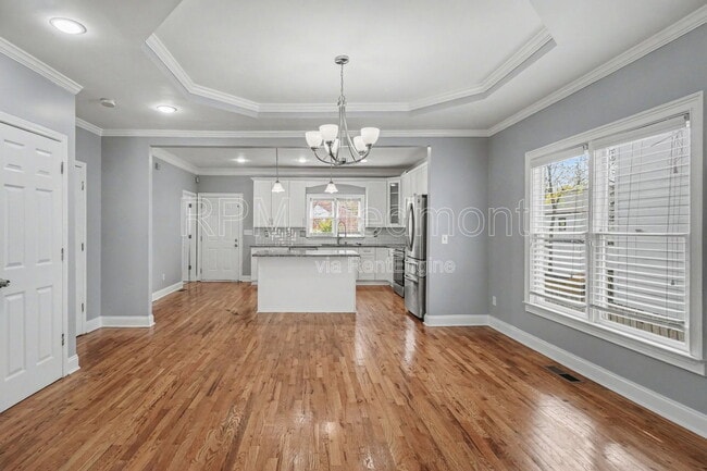 Building Photo - 1034 Hubbard St SW