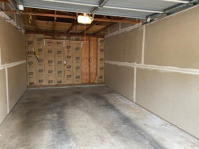 Building Photo - 13216 NE Salmon Creek Ave