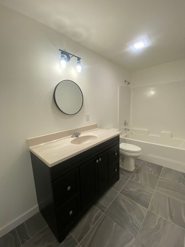 Building Photo - Renovated 2 bedroom Apartments available! ...