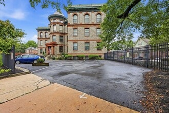 Building Photo - 2400 Baynard Blvd