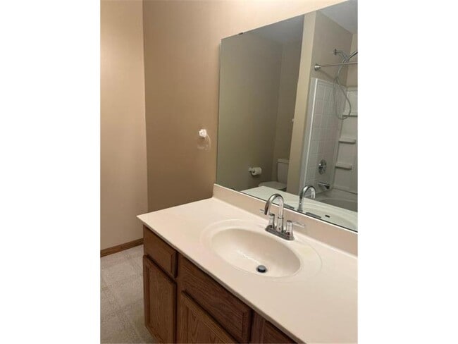 Building Photo - 6886 Meadow Grass Ln S