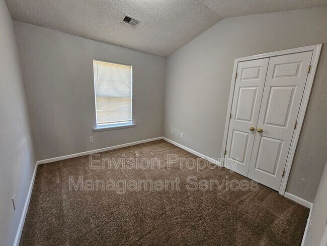 Building Photo - 336 Coral Cir