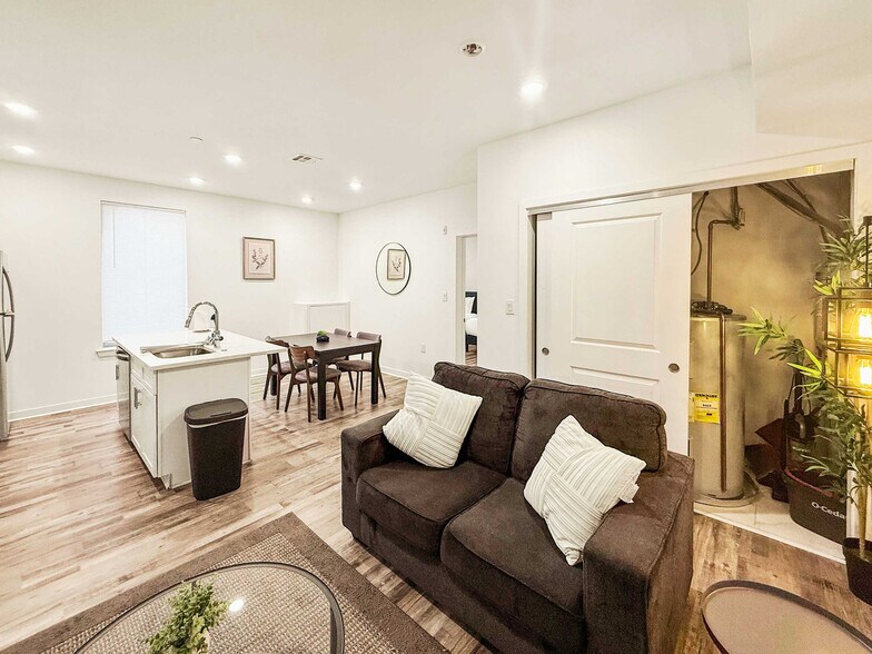 Primary Photo - 1427 Germantown Ave