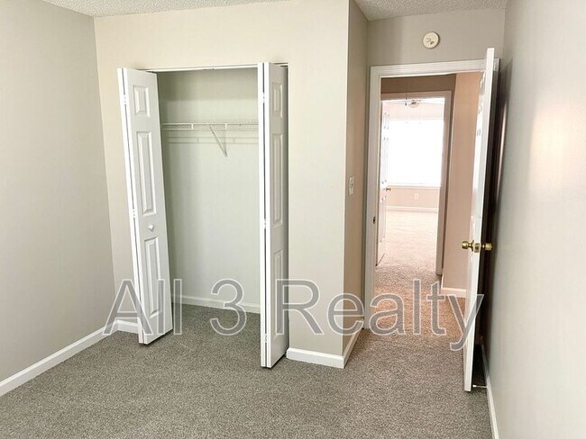 Building Photo - 6688 Sunset Hills Blvd