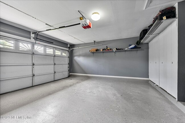 Building Photo - 9126 Trevi Cir W