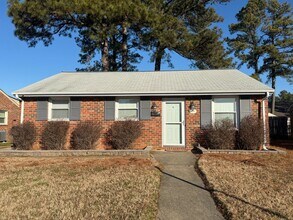 Building Photo - Adorable Rancher