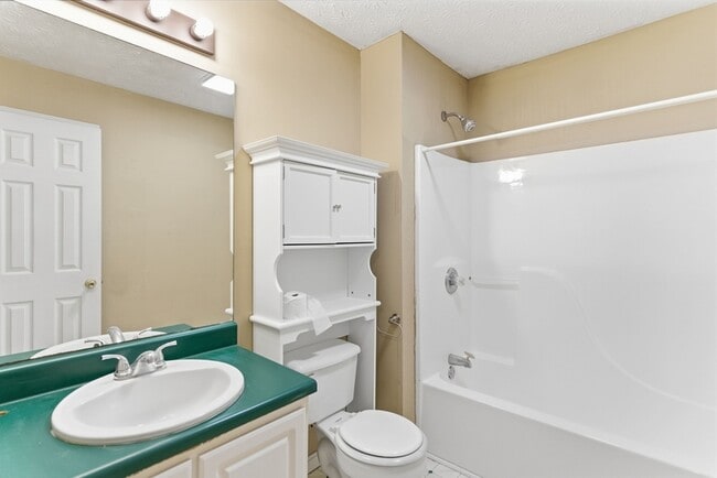 Building Photo - 144 Stone Henge Ln