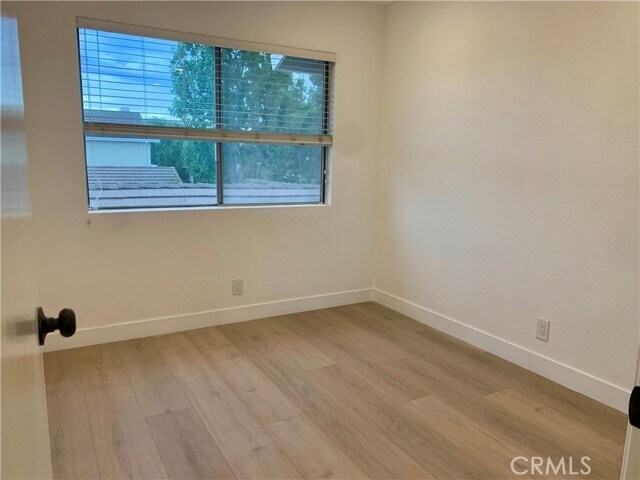 Building Photo - 330 Fallingstar