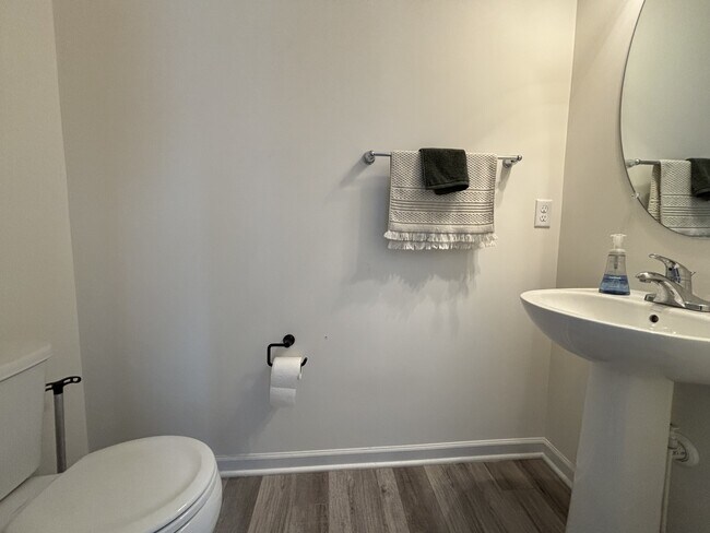 Building Photo - 513 Turquoise Ln