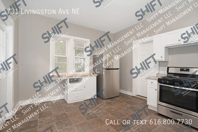 Building Photo - 731 Livingston Ave NE