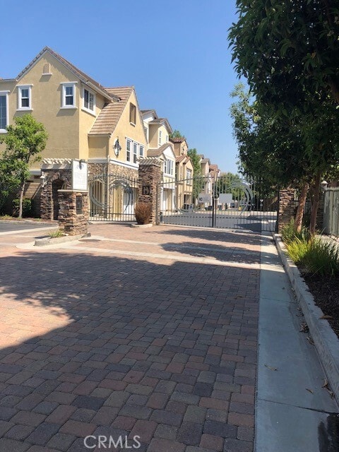 Building Photo - 2889 Plaza del Amo