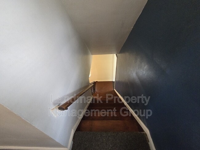 Building Photo - 15205 Maplewood Ave
