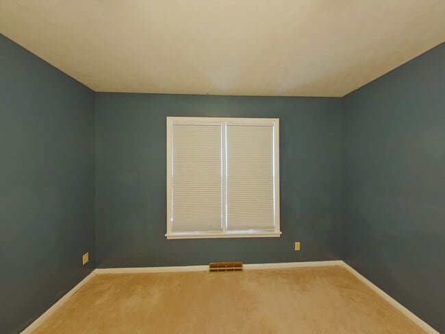 Building Photo - 7761 Killarney Ct