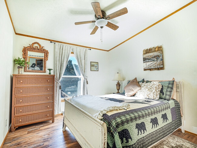 Building Photo - 352 Spring Rd