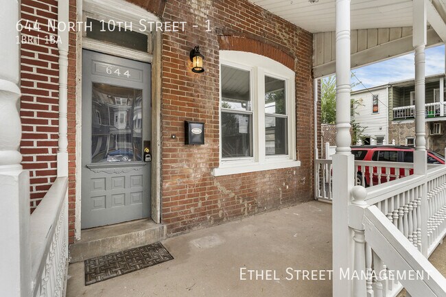 Building Photo - 644 N 10th St
