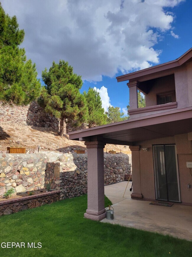 Building Photo - 1404 Black Ridge Dr