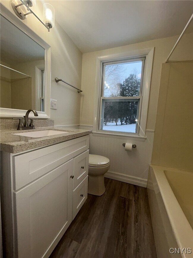 Building Photo - 3 Wills Dr