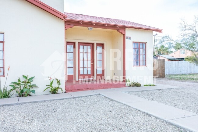 Building Photo - Adorable Private One Bedroom, One Bathroom...