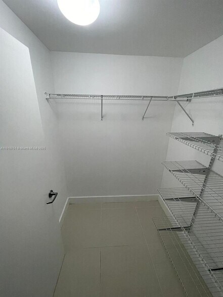 Building Photo - 90 SW 3rd St