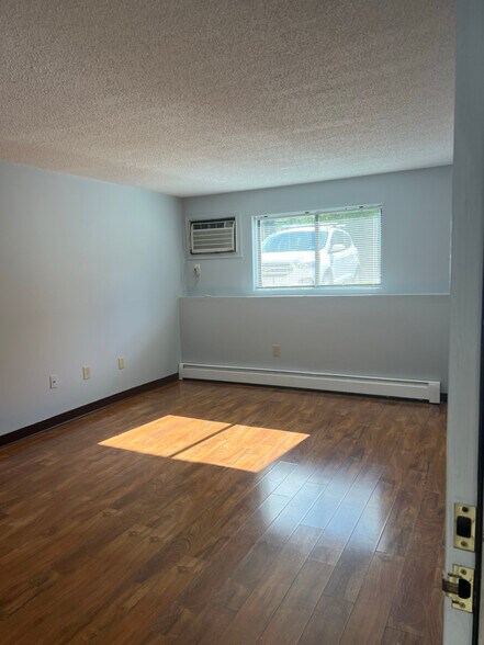 Building Photo - 175 Willard St