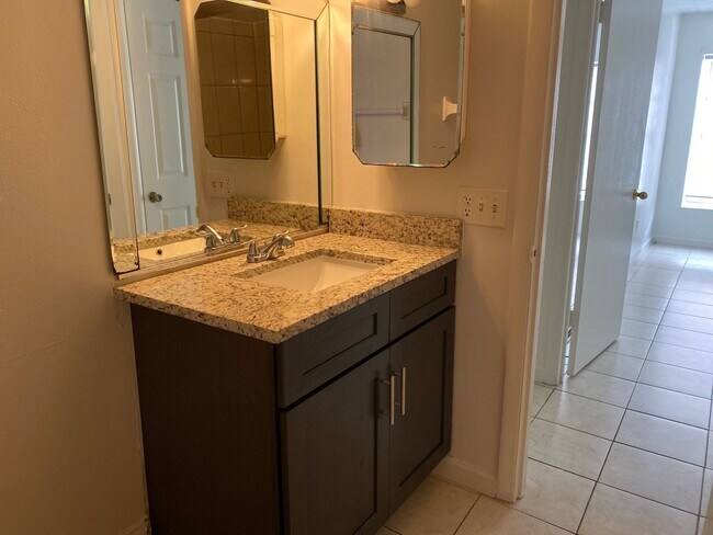 Building Photo - Weatherly Condominiums