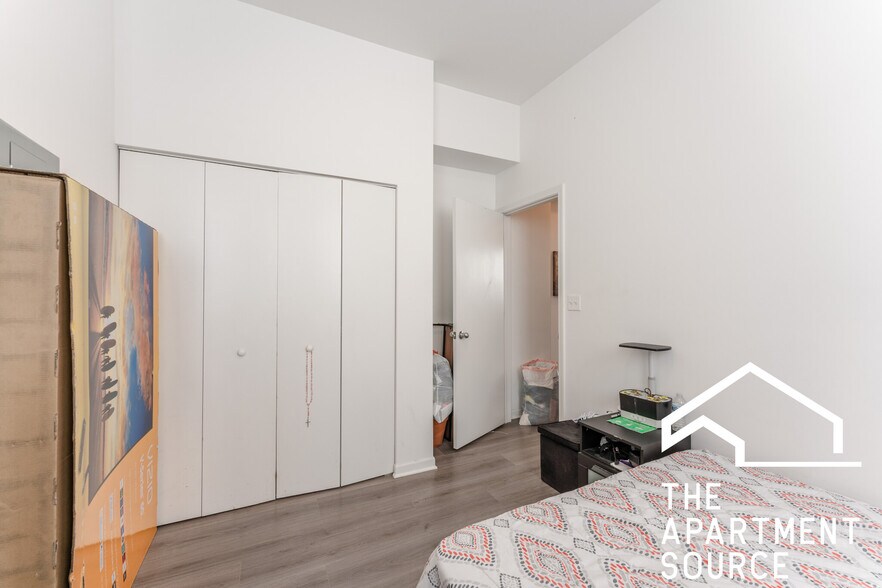 Building Photo - 2020 S Throop St