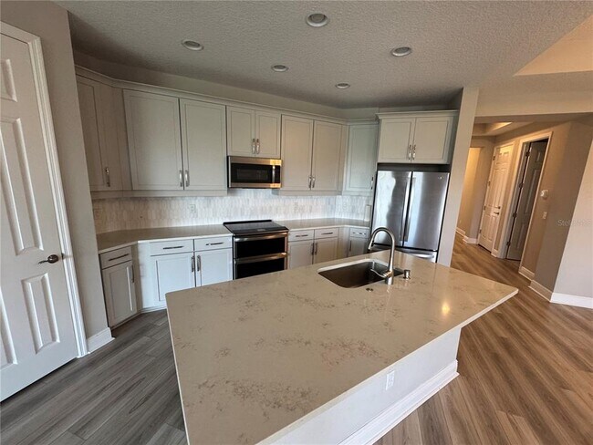 Building Photo - 921 Fern Leaf Run