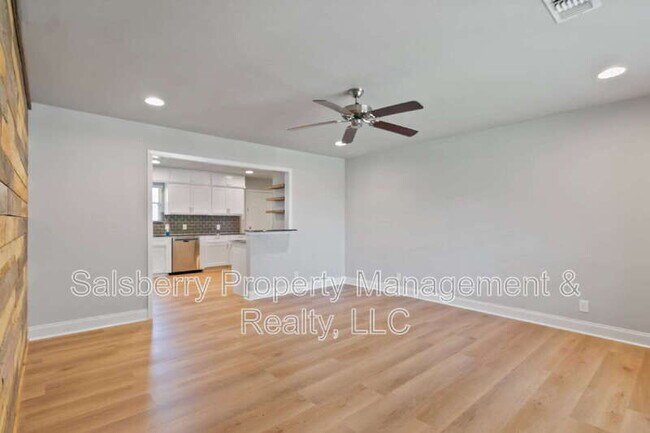 Building Photo - 5312 Odessa Ave