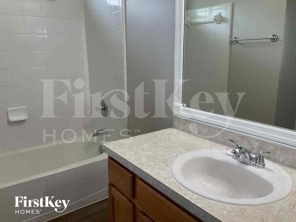 Building Photo - 2225 Pierce Arrow Dr