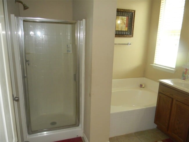 Building Photo - 1716 Kittyhawk Dr