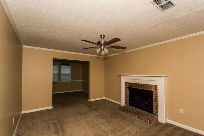 Building Photo - 1425 Riverline Trail