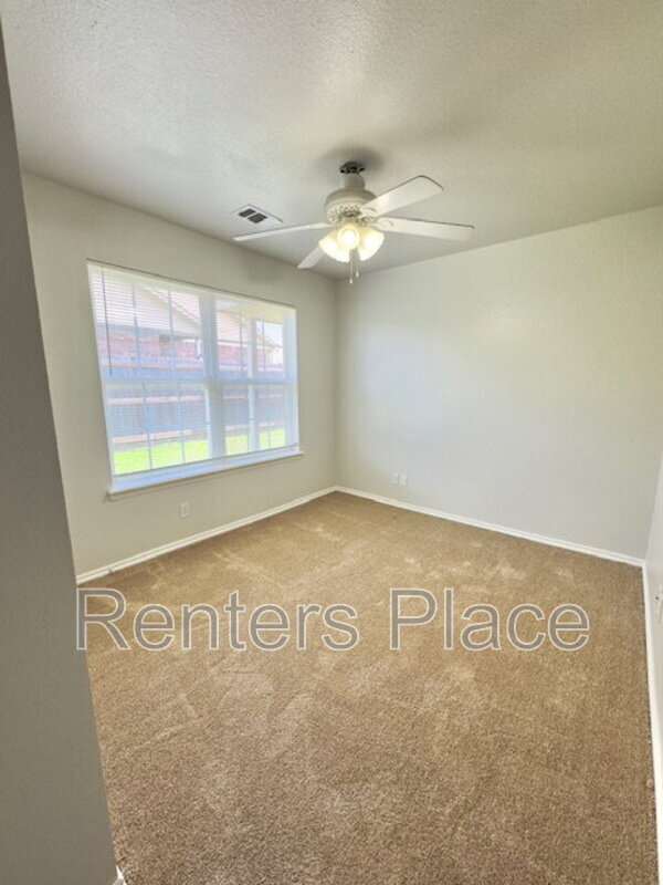 Building Photo - 3605 W Beech