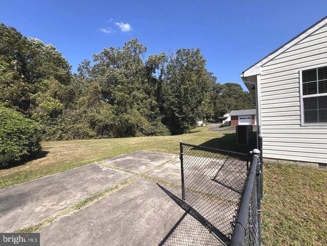 Building Photo - 42802 Higgs Ln