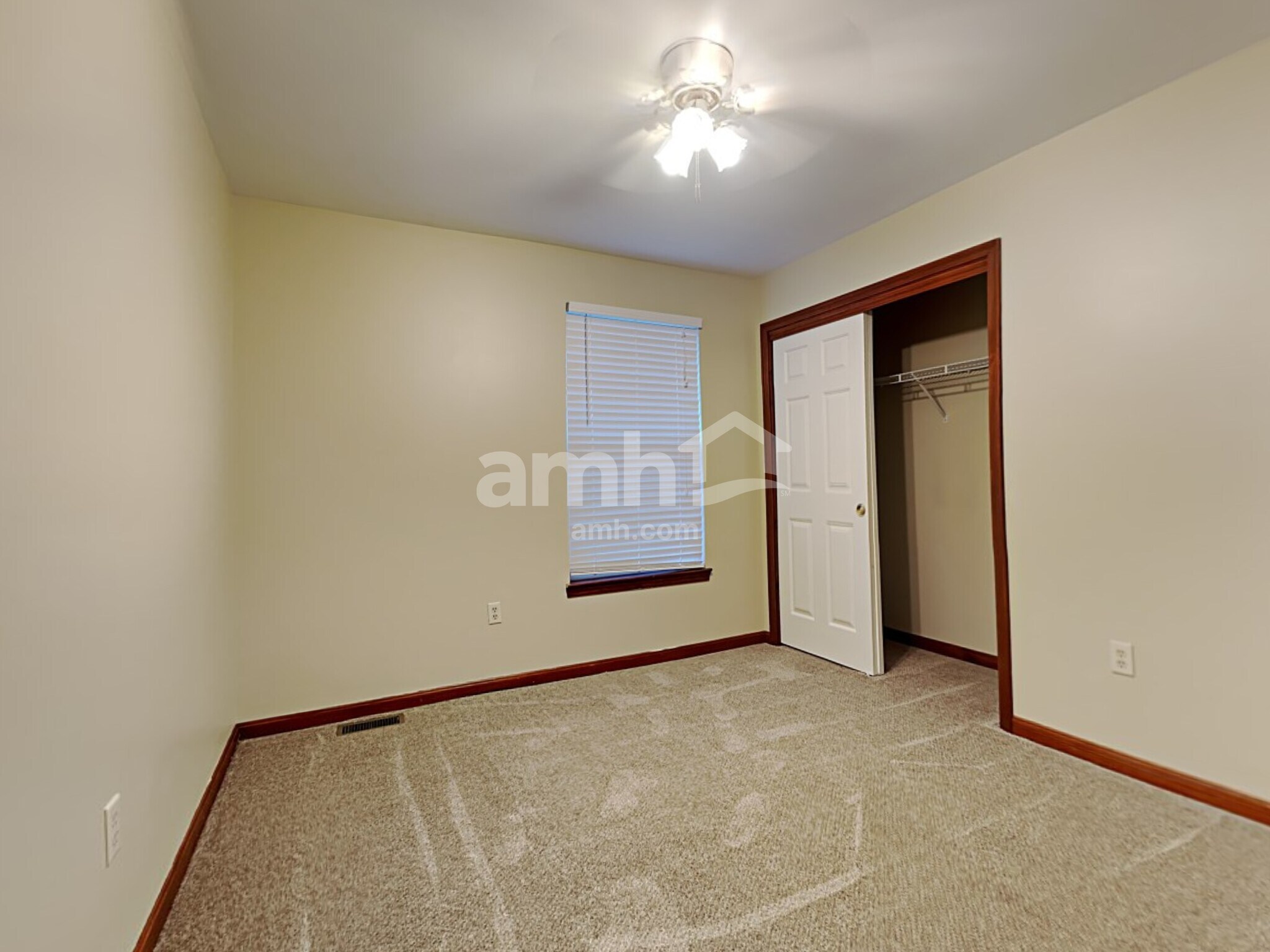 Building Photo - 8518 Woodcreek Dr