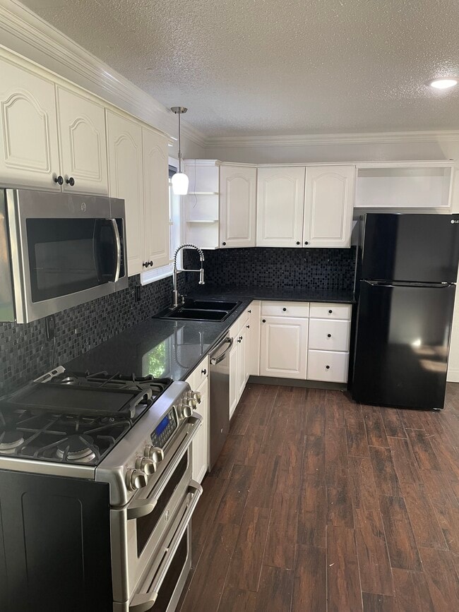 Building Photo - 7303 Carol Dr