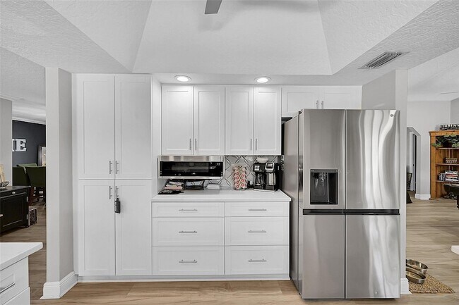 Building Photo - 8606 Arrowhead Dr