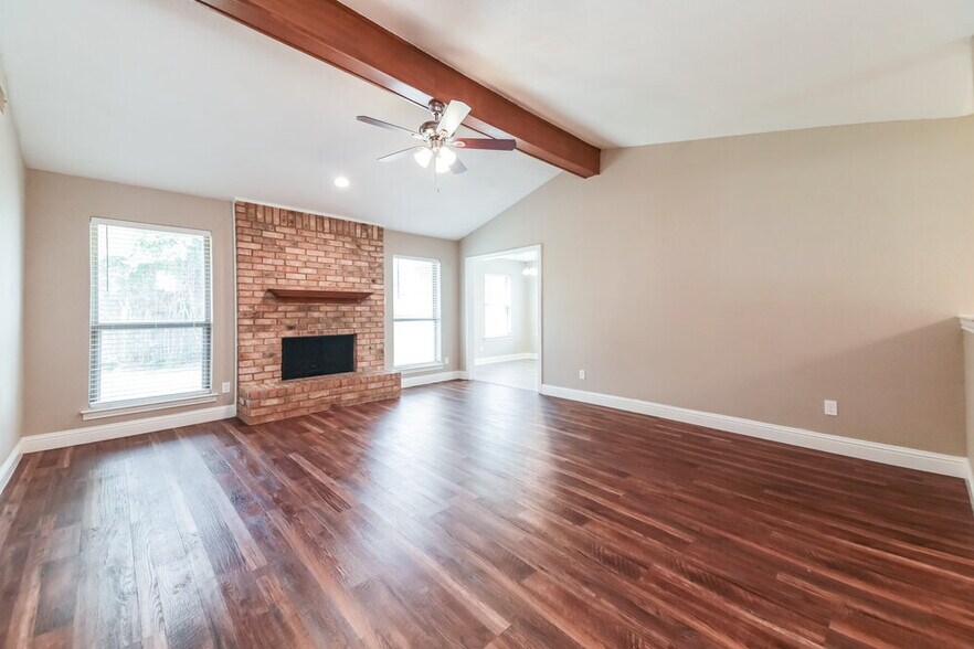 Building Photo - 5237 Prairie Creek Dr