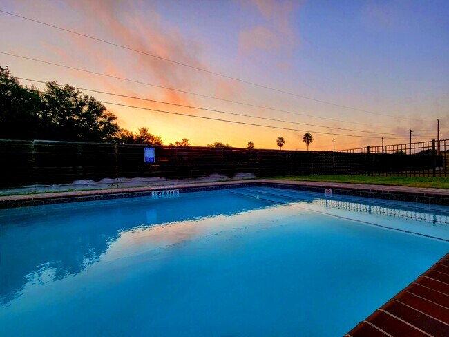 Building Photo - Cornell