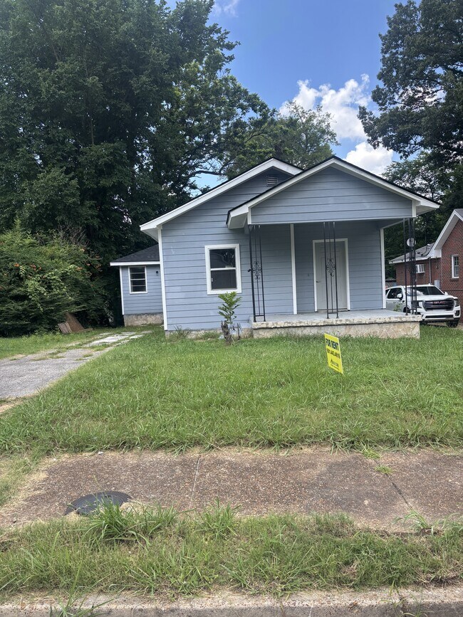 Building Photo - 1380 Quinn Ave
