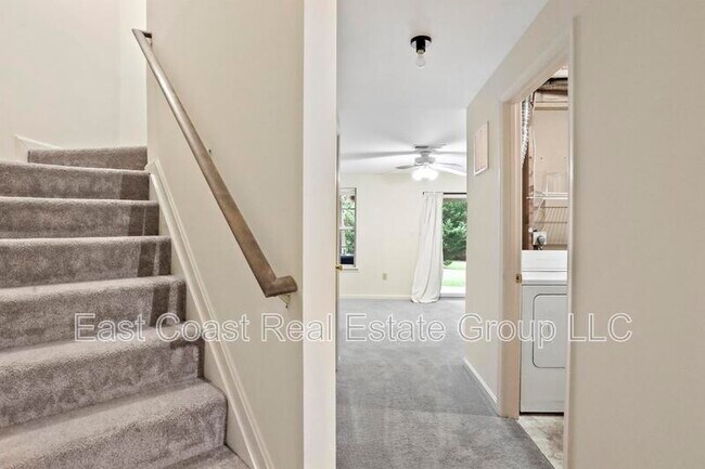 Building Photo - 9114 Ridgefield Ln