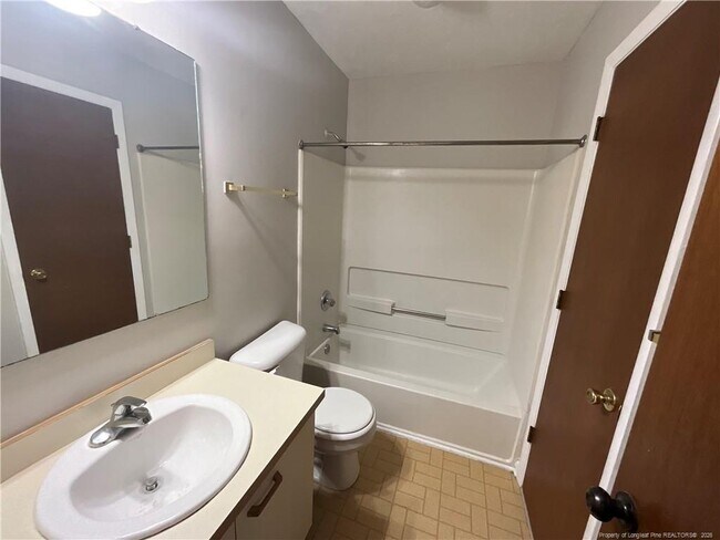 Building Photo - 1014 Brookhollow Dr