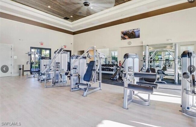 Building Photo - 9192 Glenforest Dr