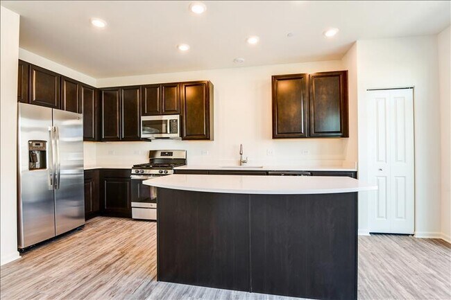 Building Photo - 1749 Carlstedt Dr