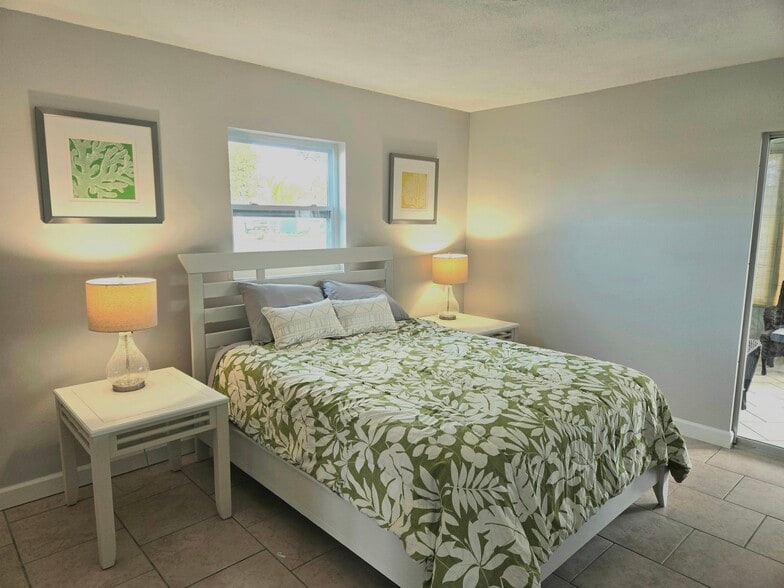 Building Photo - 2049 Arkansas Ave