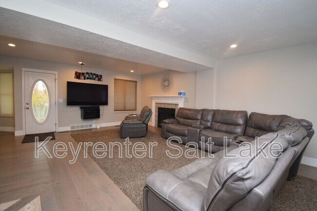 Building Photo - 1814 Whisperwood Cir