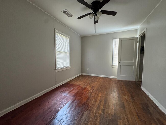 Building Photo - 3481 Dunn Ave