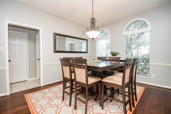 Building Photo - 2114 Thistlerock Ln