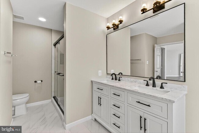 Building Photo - 2410 Dakota Lakes Dr