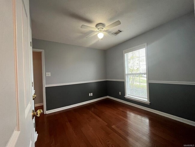 Building Photo - 114 Regent Ct