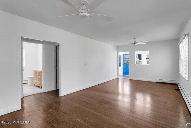Building Photo - 608 Mercer Ave
